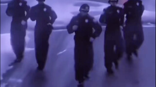 رقصة الشرطة ولكن مع موسيقى خلفية مختلفة 4 (إذا أردت أي موسيقى خلفية في المستقبل، أرسل لي رسالة خاصة 