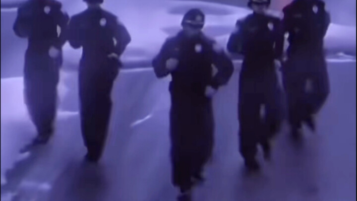 رقصة الشرطة ولكن مع موسيقى خلفية مختلفة 4 (إذا أردت أي موسيقى خلفية في المستقبل، أرسل لي رسالة خاصة 