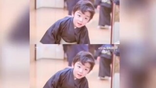 ฟูจิมะ ไซ ขุนนางแห่งโลกคาบูกิของญี่ปุ่น จากเด็กน้อยแสนน่ารักกลายเป็นหนุ่มหล่อที่มีดวงตาเป็นทรงอัลมอน