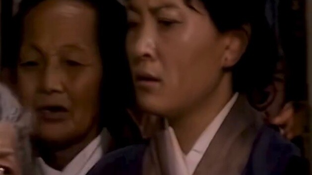 Before Fan Jin passed the imperial examination, he was surrounded by bad people, but after he passed