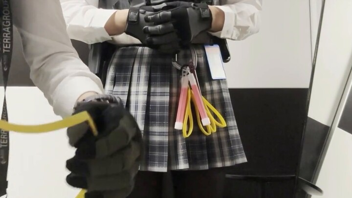 Armed jk teaches you how to use restraints (° △ °)/