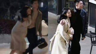 Huang Jingyu và Zhang Jingyi ôm vai vs Yang Yang và Wang Churan ôm vai, sự tương phản không nên quá 