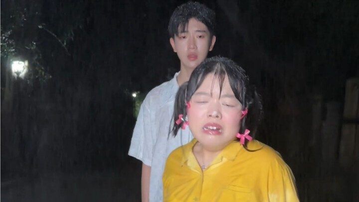 肖霸生日宴会上小花竟被肖霸妈妈当众羞辱！