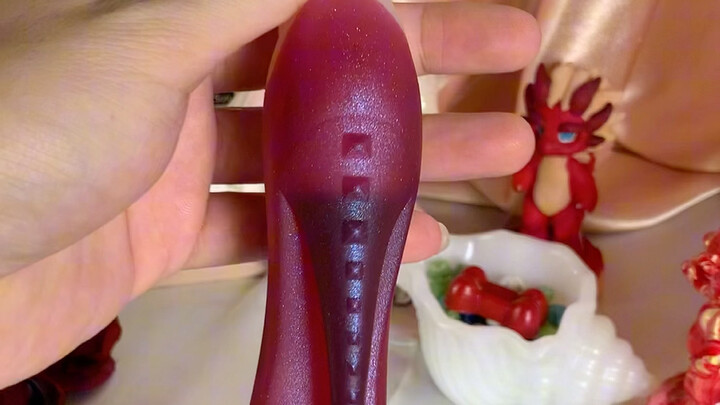 Bagaimana cara berjalan dengan mantap saat memakai sepatu hak tinggi?