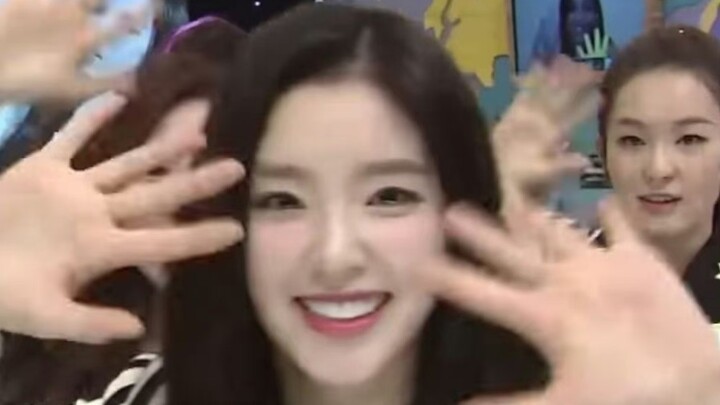 When Irene first debuted and was still known as the “baby-faced captain,” she looked so shy—truly li