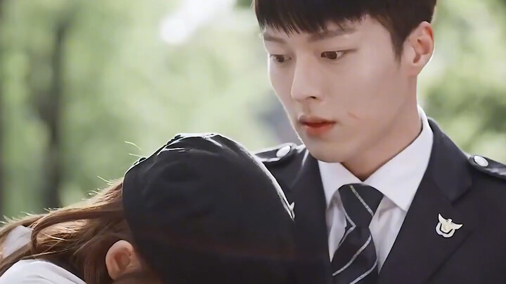 I’ve watched this drama over and over, torturing myself with it each time—I really love it, but it’s