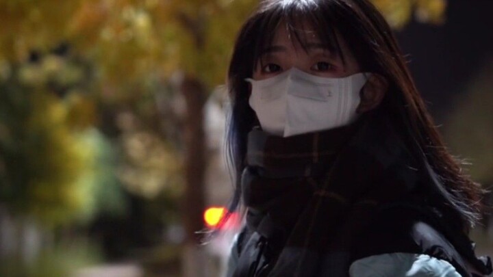 Hóa ra đúng là có hai người, luôn nghĩ về nhau, yêu thương nhau, nhưng lại không ở bên nhau.