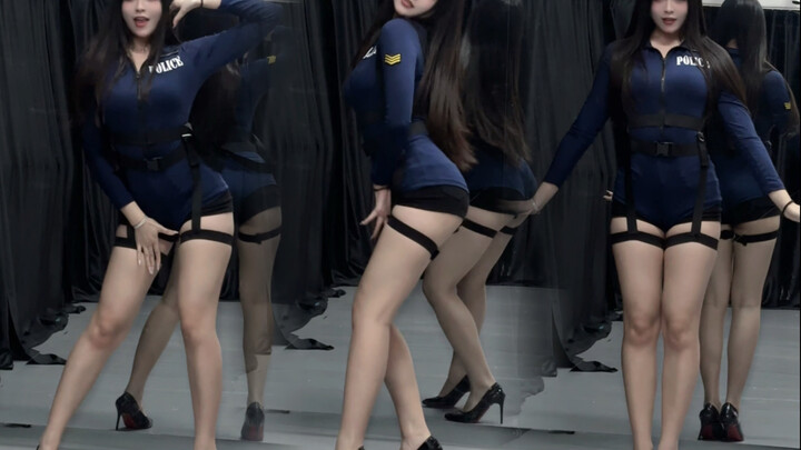 【Xiao Yu Police】Robot kaki montok polwan online SEKSI CINTA～