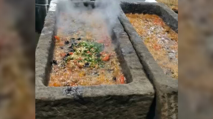 [Life] Funny Videos: Are Pigs Fed So Well in the City Now