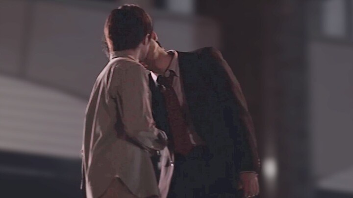 “Sir, straight men don’t kiss their cute male coworkers and take them home!!”