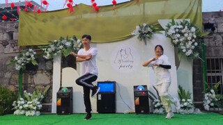周亿发：来到镇雄参加侄子婚礼，和媳妇一起跳几支曳步舞祝福他们