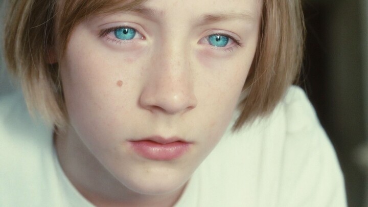 Thiếu nữ 13 tuổi chứng kiến chị gái bị xâm hại, không cần đụng tay đã cướp đi sinh mạng của ba người