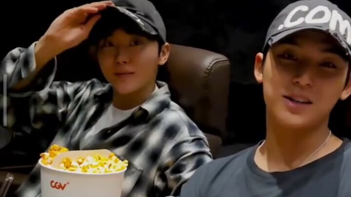 Para anggota benar-benar pergi menonton film Junhui bersama-sama! Tidak ada yang lebih mencintai SEV