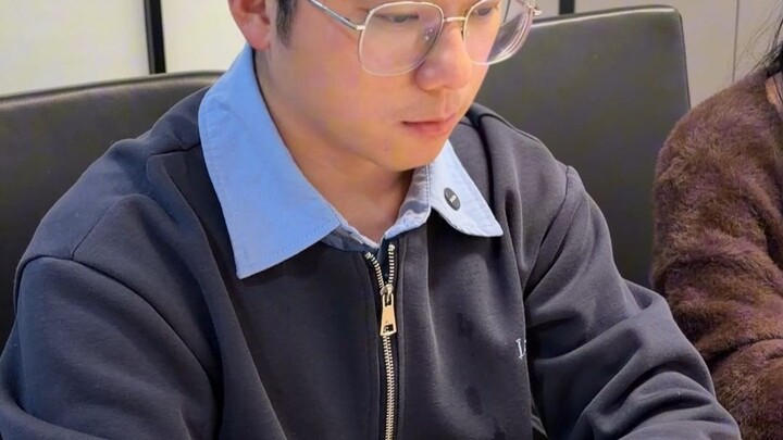 Boss Hou Kecil, Pegang Kokoh!