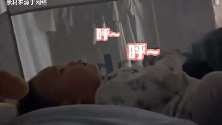 Dokter: Anaknya kedinginan Ayah: Tidak boleh, kasih selimut yang tebal sekali [hati-hati]