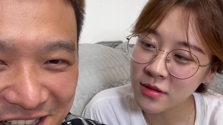 The Two Sides of Chongqing Women