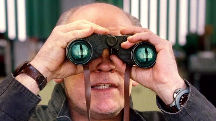 “Red Dawn” Episode 4: The retired agent grandpa actually takes up a revolver to face off against the