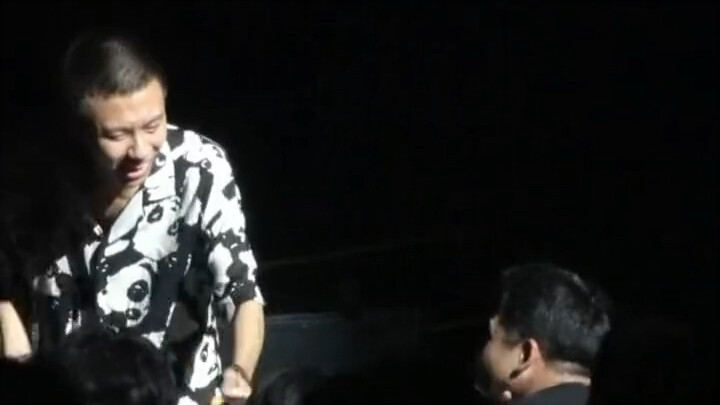 “Tình yêu của tôi có thể là rác, nhưng tôi thì không thể”