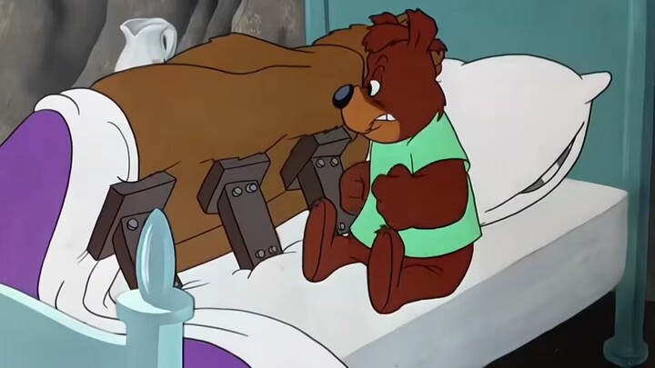 Xiong Da wants to hibernate, but the mischievous cub is like a grinding wheel—just one roll and it f