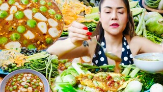 น้ำพริกกะปิ ไข่เจียวชะอมทอด มาตอบคำถามว่าทำไมไม่กลับไทย เพราะว่า…กินไปคุยไปใครไม่ชอบจริตกดผ่านเลยจ้า