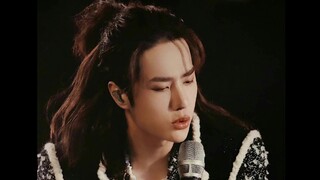 人生初舞台……王一博用两百块冲了点卡🤣🤣🤣🤣🤣，从此踏上漫漫星途。😆😆😆😆😆😆