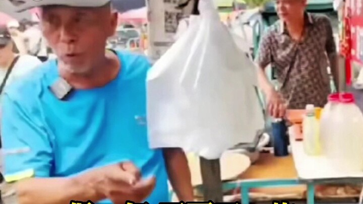 Kura-kura air tawar terus-menerus digoreng, digoreng, digoreng, sampai bosan.