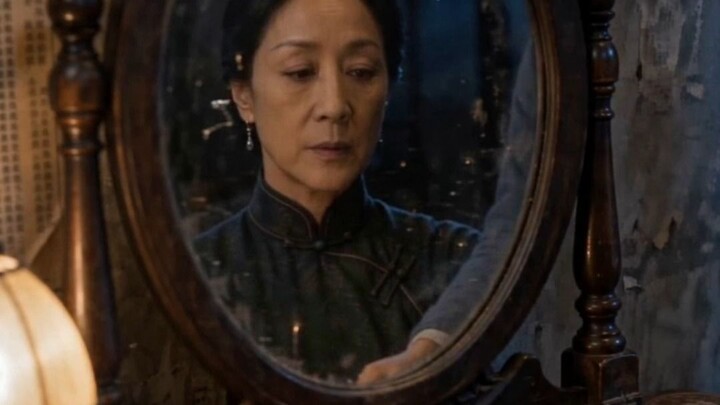 Boss Gu: With no role to play, she warmed up the Shanghai dinner party by polishing off a plate of d