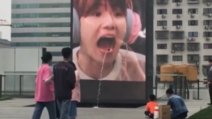 Which devil orchestrated this birthday tribute for Byun Baekhyun～～So vibrant and dazzling, I'm total