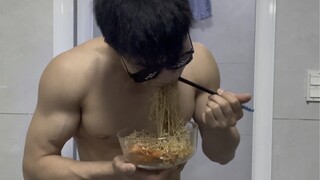 يا إخوتي، ما زال الأمر غير طبيعي قليلاً، ووو... يجب أن أكثّف تدريباتي على مواجهة الخوف من الألوان. س