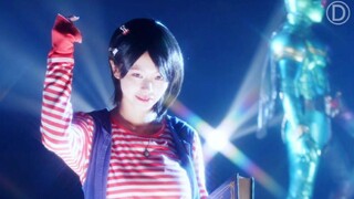 Yui Akilela Asakura cosplay các nữ anh hùng Kamen Rider từ các thế hệ trước!