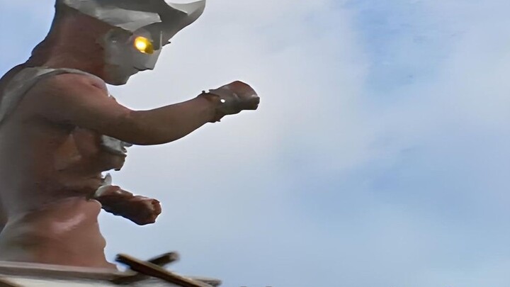 This is the first time a monster bowed its head and apologized to Ultraman!