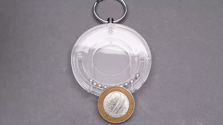 Bola kecil lebih cepat dari koin, jadi bagaimana cara mengambilnya?