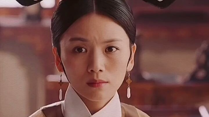 “لا تنسِ مَن خاطر تحت المطر لينقذ الإمبراطورة هوانغ قوي تشنهوي.”