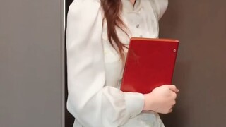 สาวตายจากโลกเดิม ฟื้นคืนในร่างคุณหนูตระกูลใหญ่ พร้อมพลังสังหารทุกคนที่เคยเหยียบย่ำ