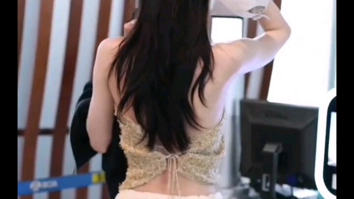 [Dilraba] Oh my god! She is so hot