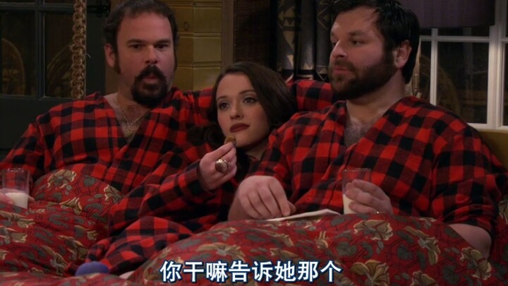 [2 Broke Girls] As expected, Max fits in seamlessly wherever she goes! Hahaha!