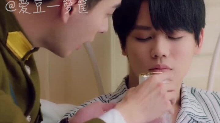Chen Xingxu teases Lin Yanjun, wearing two different faces on and off screen.