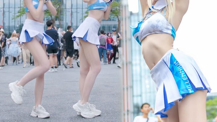 Firefly is getting ready to go as people gather outside the venue♡ Cheer for sensei🎉