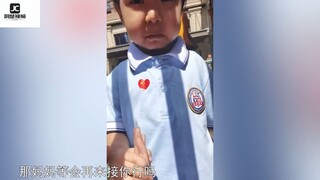 On her daughter's first day at kindergarten, the mom was worried that she wouldn't adjust, so she pl