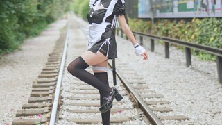 假如这是你穿越到异世界遇到的第一个女孩子...