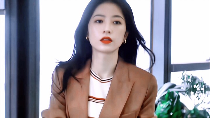 Who said that the moment she appeared in the idol drama, it turned into a workplace drama in a secon