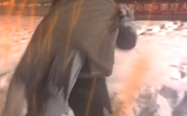 Lực vừa đủ, ngơ ngác mà không hại não