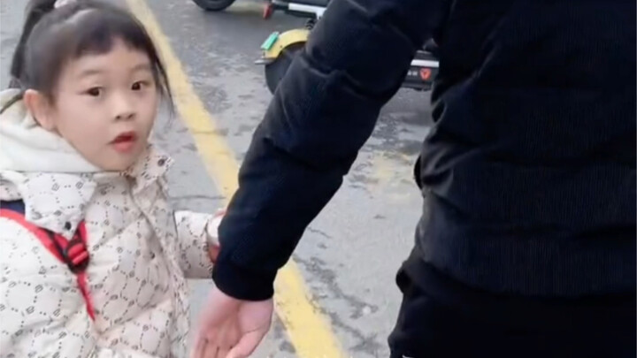 I "happened to run into" a parent in front of the kindergarten—went over to say hello, haha.