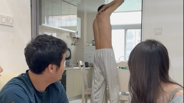 ทุกคนคงไว้ให้แก้มแอปเปิลแบนราบ