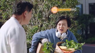 在小区里晃悠，怎么突然被发了张“好人卡”？这张卡，怎么有股奇妙的吸引力呢……快快预约11月27日晚8点#全城高能节#直播， 和@芝华士CHIVAS 、@林肯…