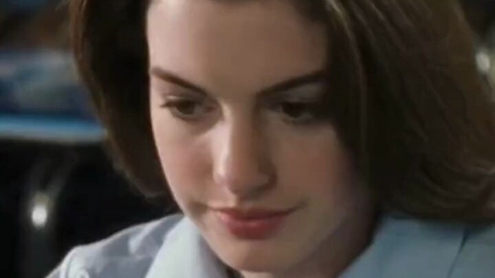 Anne Hathaway thời trẻ đẹp đến nhường nào