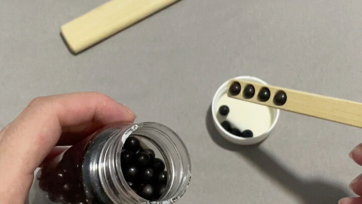 ยาลิ่วเว่ยตี้หวงวานแบบช้อน