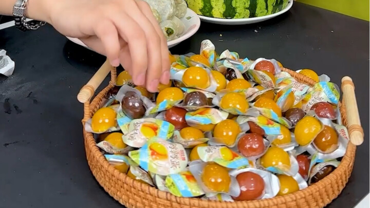 #Trứng cút Có vẻ con trai vẫn đứng về phía tôi, đồ ngon vẫn để dành cho tôi, nhưng con trai rất thíc