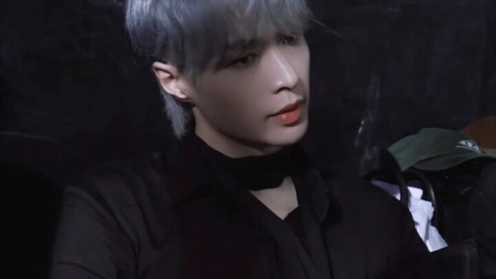 【Zhang Yixing】Tidak bisa jatuh cinta dengan wajah Zhang Yixing???
