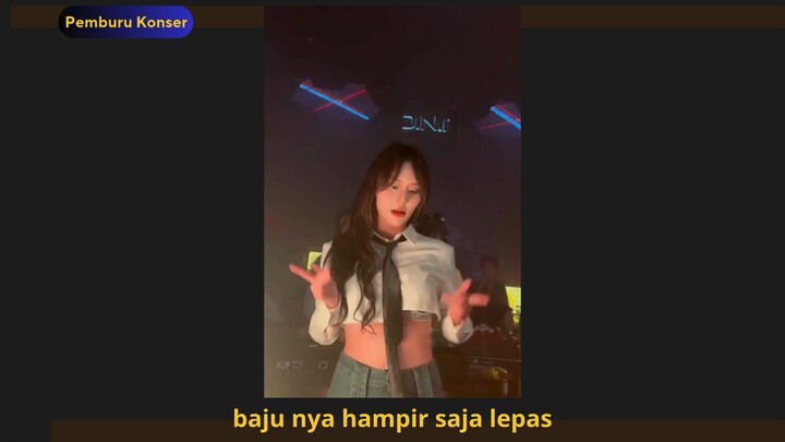 Waduhhh hampir lepas bajunya